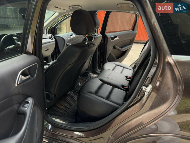 Коричневый Мерседес Б-класс, объемом двигателя 0 л и пробегом 115 тыс. км за 12100 $, фото 5 на Automoto.ua