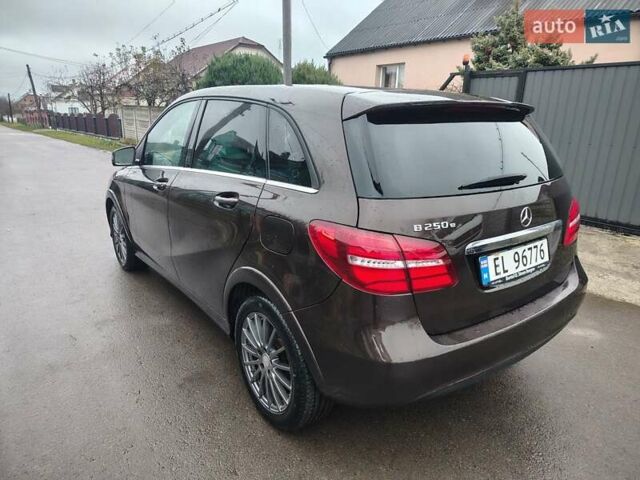 Коричневый Мерседес Б-класс, объемом двигателя 0 л и пробегом 81 тыс. км за 10300 $, фото 3 на Automoto.ua