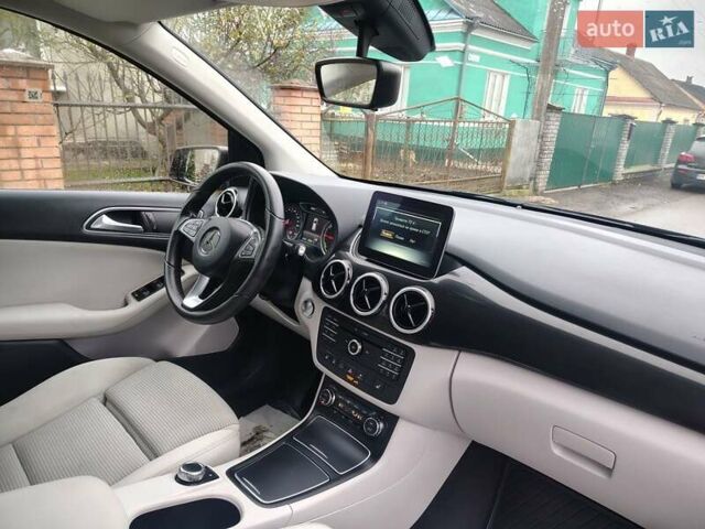 Коричневый Мерседес Б-класс, объемом двигателя 0 л и пробегом 81 тыс. км за 10300 $, фото 9 на Automoto.ua