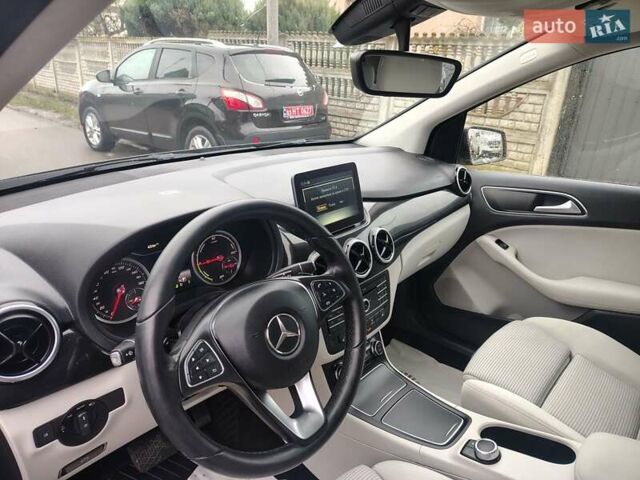 Коричневый Мерседес Б-класс, объемом двигателя 0 л и пробегом 81 тыс. км за 10300 $, фото 11 на Automoto.ua