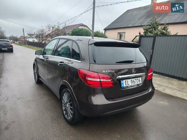 Коричневый Мерседес Б-класс, объемом двигателя 0 л и пробегом 81 тыс. км за 10300 $, фото 4 на Automoto.ua