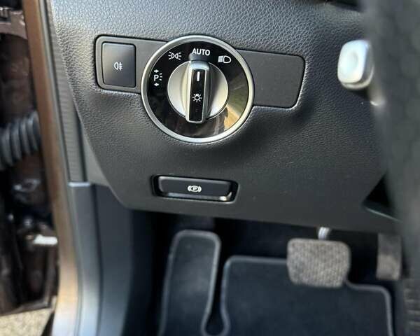 Коричневый Мерседес Б-класс, объемом двигателя 2.2 л и пробегом 189 тыс. км за 19000 $, фото 3 на Automoto.ua