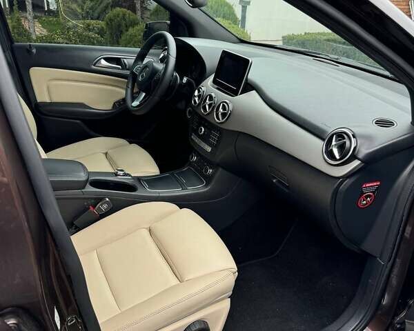 Коричневый Мерседес Б-класс, объемом двигателя 1.5 л и пробегом 215 тыс. км за 14200 $, фото 8 на Automoto.ua