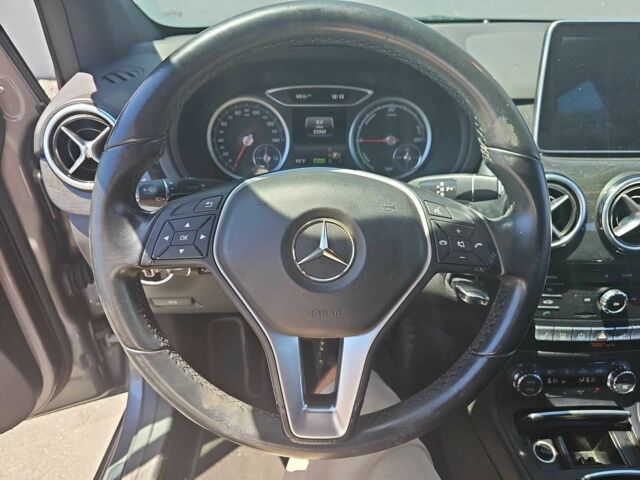 Коричневый Мерседес Б-класс, объемом двигателя 0 л и пробегом 53 тыс. км за 4500 $, фото 5 на Automoto.ua