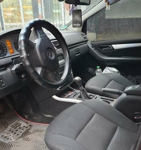 Красный Мерседес Б-класс, объемом двигателя 1.99 л и пробегом 312 тыс. км за 7300 $, фото 2 на Automoto.ua