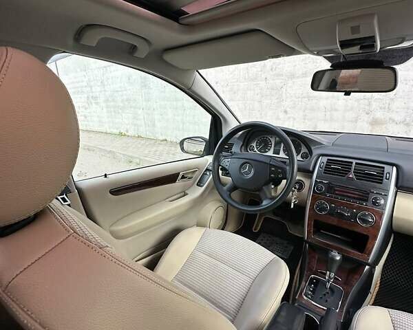 Красный Мерседес Б-класс, объемом двигателя 1.99 л и пробегом 250 тыс. км за 6300 $, фото 21 на Automoto.ua