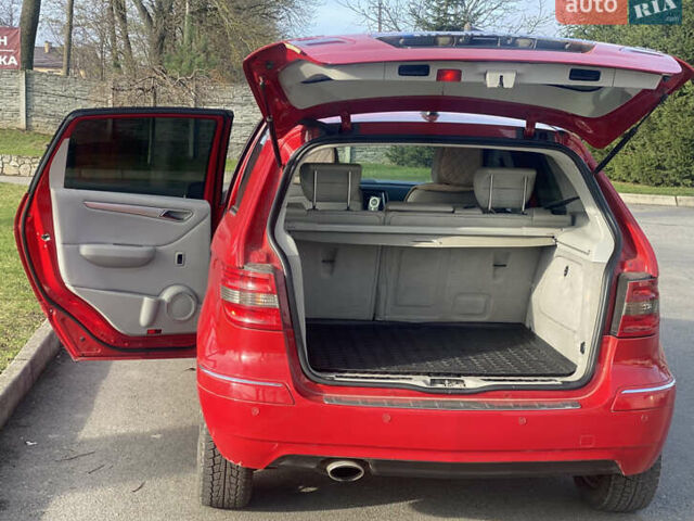 Красный Мерседес Б-класс, объемом двигателя 2 л и пробегом 201 тыс. км за 6850 $, фото 4 на Automoto.ua