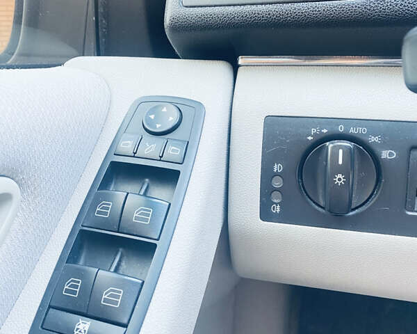 Красный Мерседес Б-класс, объемом двигателя 2 л и пробегом 201 тыс. км за 6850 $, фото 11 на Automoto.ua