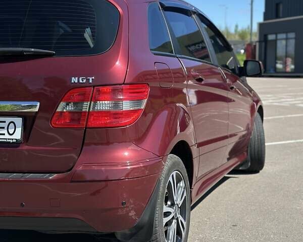 Червоний Мерседес Б-клас, об'ємом двигуна 2 л та пробігом 186 тис. км за 7400 $, фото 6 на Automoto.ua