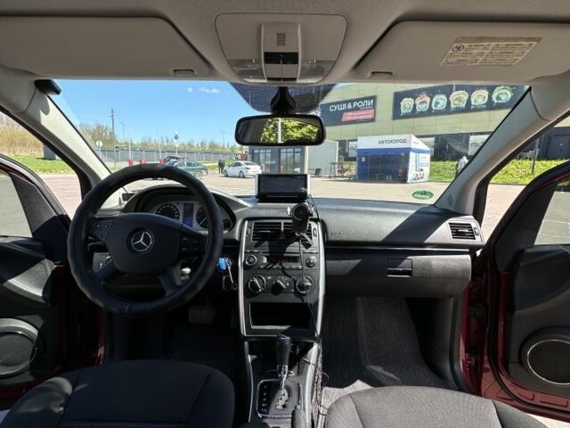 Червоний Мерседес Б-клас, об'ємом двигуна 2 л та пробігом 186 тис. км за 7400 $, фото 5 на Automoto.ua