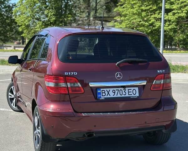 Червоний Мерседес Б-клас, об'ємом двигуна 2 л та пробігом 186 тис. км за 7400 $, фото 4 на Automoto.ua