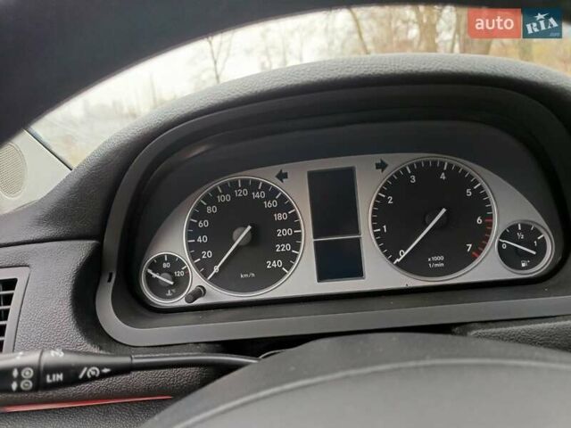 Красный Мерседес Б-класс, объемом двигателя 1.7 л и пробегом 165 тыс. км за 7200 $, фото 9 на Automoto.ua