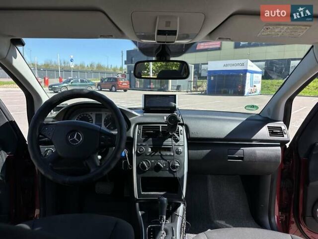 Червоний Мерседес Б-клас, об'ємом двигуна 2 л та пробігом 186 тис. км за 7400 $, фото 12 на Automoto.ua