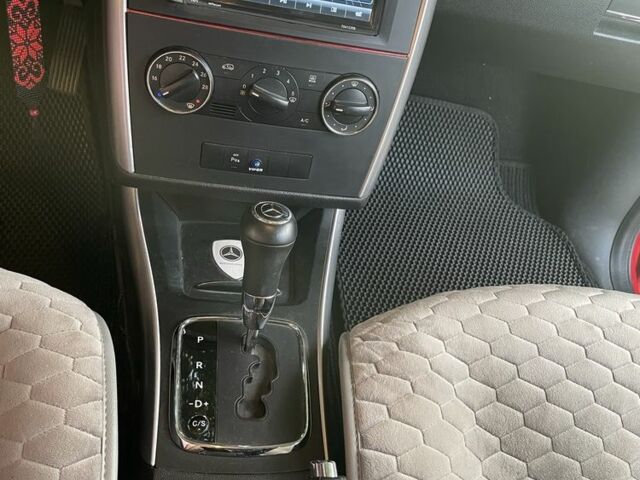 Червоний Мерседес Б-клас, об'ємом двигуна 1.7 л та пробігом 102 тис. км за 8800 $, фото 3 на Automoto.ua