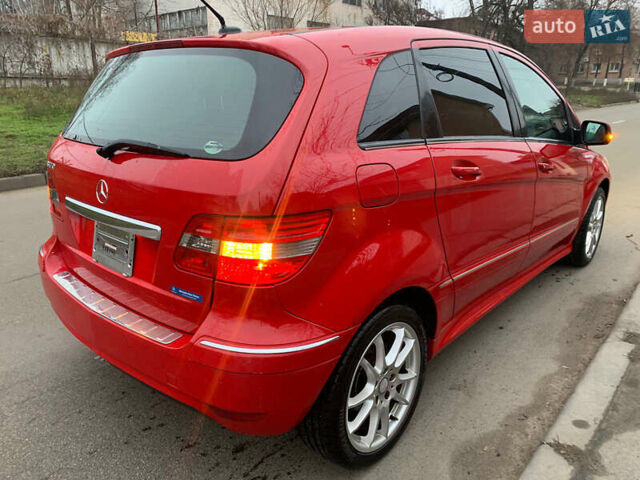 Красный Мерседес Б-класс, объемом двигателя 1.7 л и пробегом 79 тыс. км за 8000 $, фото 6 на Automoto.ua
