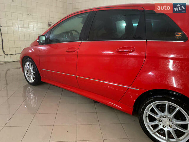 Красный Мерседес Б-класс, объемом двигателя 1.7 л и пробегом 79 тыс. км за 8000 $, фото 4 на Automoto.ua