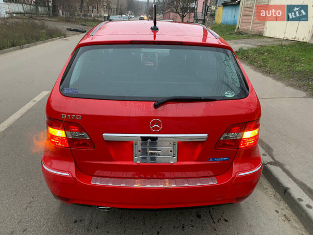 Красный Мерседес Б-класс, объемом двигателя 1.7 л и пробегом 79 тыс. км за 8000 $, фото 13 на Automoto.ua