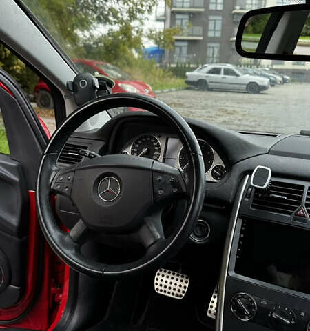 Красный Мерседес Б-класс, объемом двигателя 1.7 л и пробегом 89 тыс. км за 8000 $, фото 10 на Automoto.ua