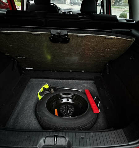 Красный Мерседес Б-класс, объемом двигателя 1.7 л и пробегом 89 тыс. км за 8000 $, фото 15 на Automoto.ua