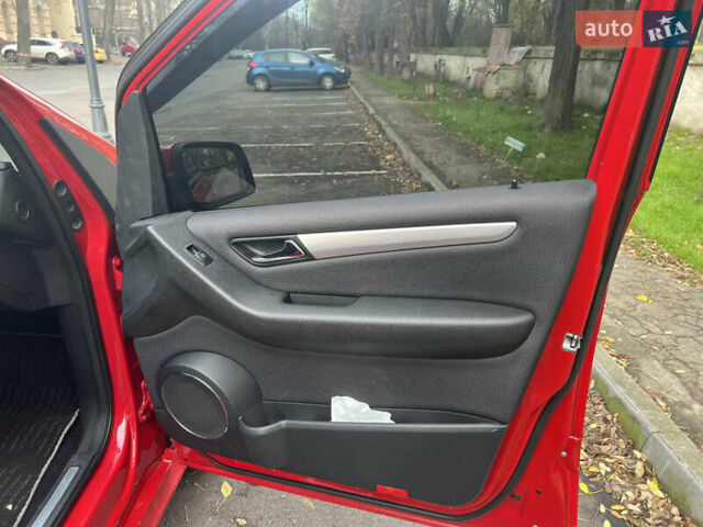 Червоний Мерседес Б-клас, об'ємом двигуна 1.8 л та пробігом 82 тис. км за 9500 $, фото 15 на Automoto.ua