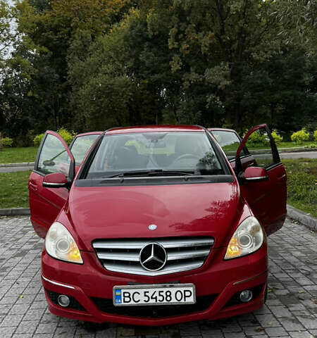 Красный Мерседес Б-класс, объемом двигателя 1.7 л и пробегом 89 тыс. км за 8000 $, фото 3 на Automoto.ua