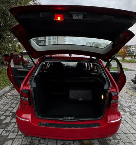 Красный Мерседес Б-класс, объемом двигателя 1.7 л и пробегом 89 тыс. км за 8000 $, фото 12 на Automoto.ua