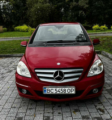 Красный Мерседес Б-класс, объемом двигателя 1.7 л и пробегом 89 тыс. км за 8000 $, фото 30 на Automoto.ua