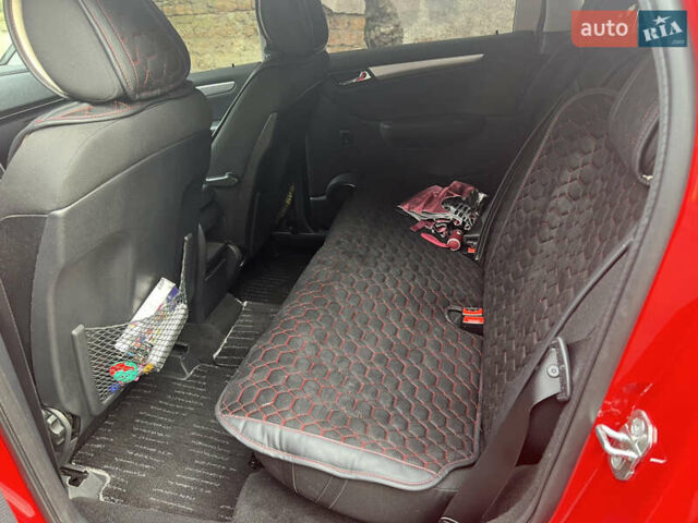 Червоний Мерседес Б-клас, об'ємом двигуна 1.8 л та пробігом 82 тис. км за 9500 $, фото 21 на Automoto.ua