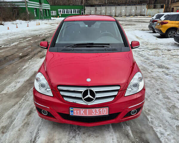 Червоний Мерседес Б-клас, об'ємом двигуна 1.7 л та пробігом 84 тис. км за 8000 $, фото 4 на Automoto.ua