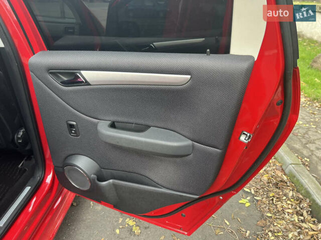 Червоний Мерседес Б-клас, об'ємом двигуна 1.8 л та пробігом 82 тис. км за 9500 $, фото 16 на Automoto.ua