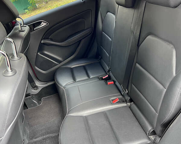 Красный Мерседес Б-класс, объемом двигателя 1.8 л и пробегом 130 тыс. км за 10999 $, фото 13 на Automoto.ua