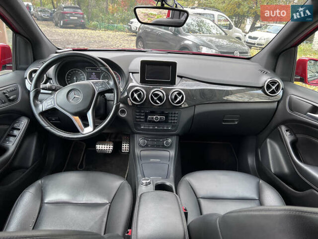 Красный Мерседес Б-класс, объемом двигателя 1.8 л и пробегом 130 тыс. км за 10999 $, фото 14 на Automoto.ua