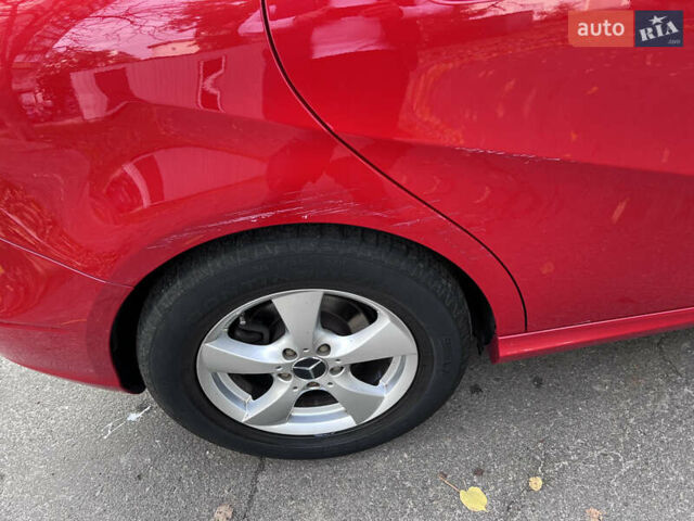 Красный Мерседес Б-класс, объемом двигателя 1.8 л и пробегом 130 тыс. км за 10999 $, фото 29 на Automoto.ua