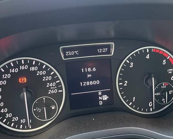 Красный Мерседес Б-класс, объемом двигателя 1.8 л и пробегом 129 тыс. км за 12900 $, фото 3 на Automoto.ua