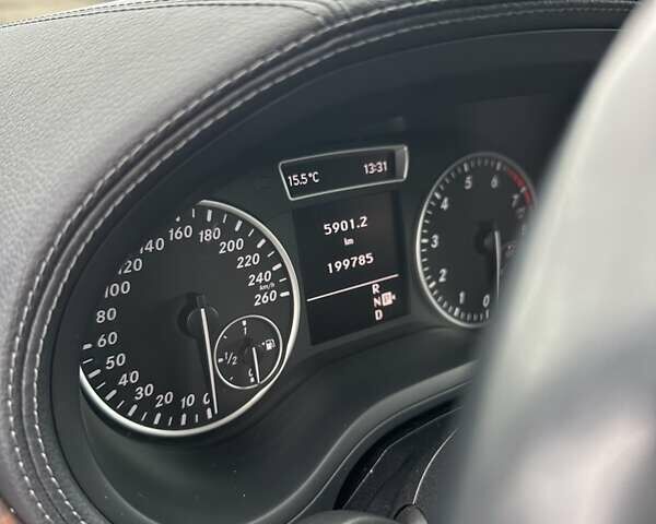 Красный Мерседес Б-класс, объемом двигателя 1.6 л и пробегом 200 тыс. км за 11999 $, фото 37 на Automoto.ua