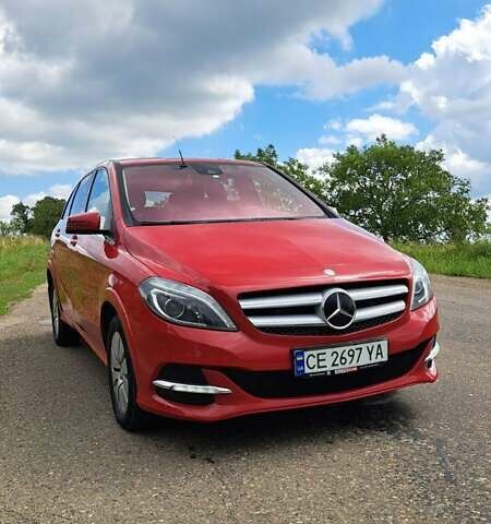 Червоний Мерседес Б-клас, об'ємом двигуна 0 л та пробігом 150 тис. км за 10999 $, фото 3 на Automoto.ua