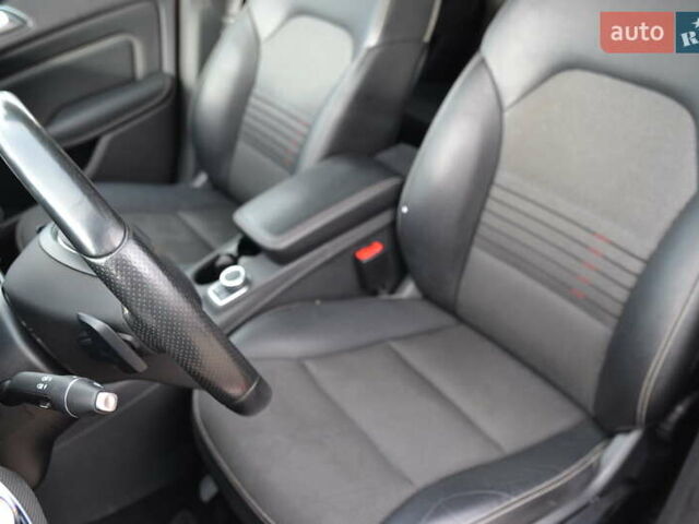 Красный Мерседес Б-класс, объемом двигателя 0 л и пробегом 122 тыс. км за 9999 $, фото 15 на Automoto.ua