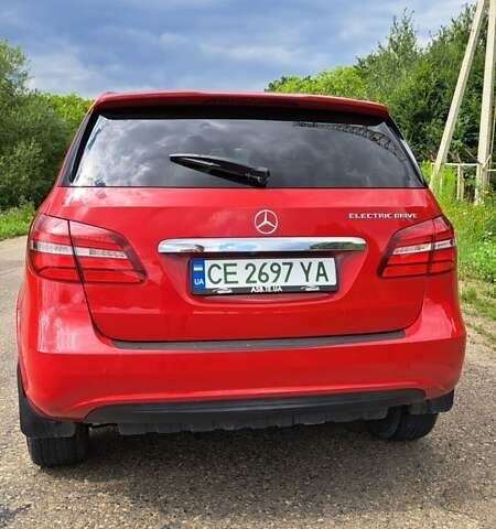 Червоний Мерседес Б-клас, об'ємом двигуна 0 л та пробігом 150 тис. км за 10999 $, фото 4 на Automoto.ua