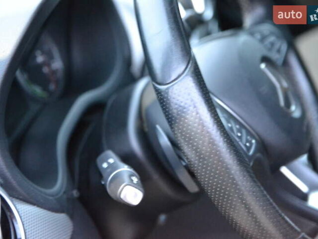 Красный Мерседес Б-класс, объемом двигателя 0 л и пробегом 122 тыс. км за 9999 $, фото 14 на Automoto.ua