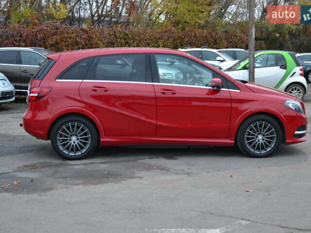 Красный Мерседес Б-класс, объемом двигателя 0 л и пробегом 122 тыс. км за 9999 $, фото 4 на Automoto.ua