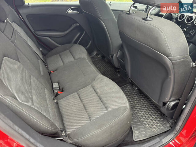 Червоний Мерседес Б-клас, об'ємом двигуна 0 л та пробігом 98 тис. км за 10500 $, фото 14 на Automoto.ua