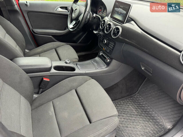 Червоний Мерседес Б-клас, об'ємом двигуна 0 л та пробігом 98 тис. км за 10500 $, фото 16 на Automoto.ua