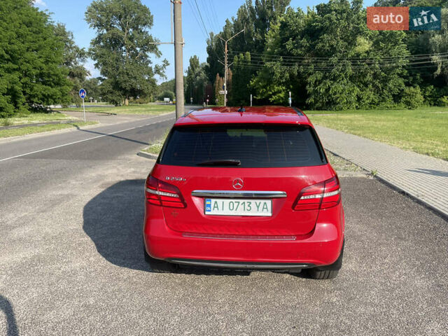 Красный Мерседес Б-класс, объемом двигателя 0 л и пробегом 91 тыс. км за 15500 $, фото 1 на Automoto.ua