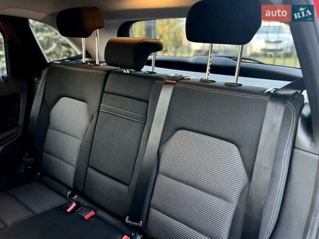 Червоний Мерседес Б-клас, об'ємом двигуна 0 л та пробігом 115 тис. км за 9500 $, фото 52 на Automoto.ua