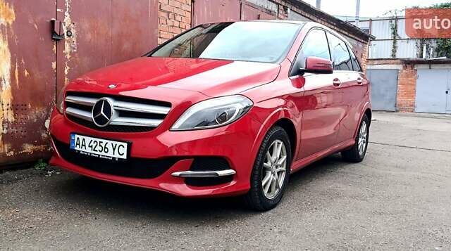 Червоний Мерседес Б-клас, об'ємом двигуна 0 л та пробігом 98 тис. км за 12000 $, фото 7 на Automoto.ua