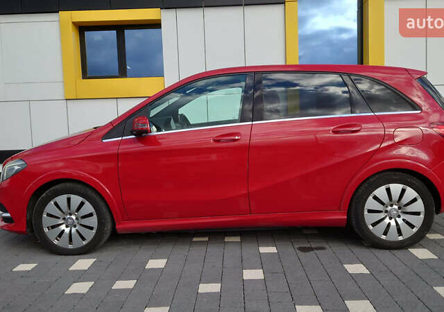 Червоний Мерседес Б-клас, об'ємом двигуна 0 л та пробігом 108 тис. км за 10800 $, фото 3 на Automoto.ua