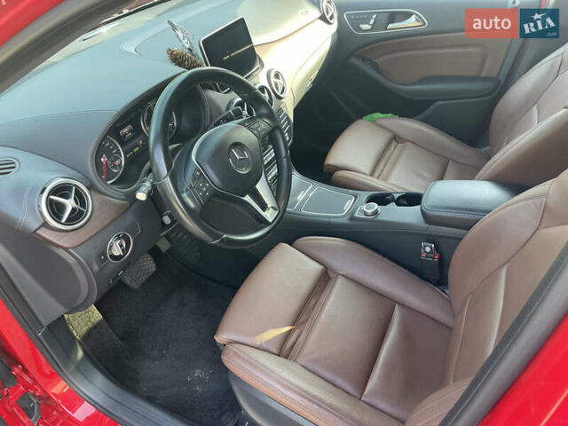 Красный Мерседес Б-класс, объемом двигателя 0 л и пробегом 91 тыс. км за 15500 $, фото 8 на Automoto.ua