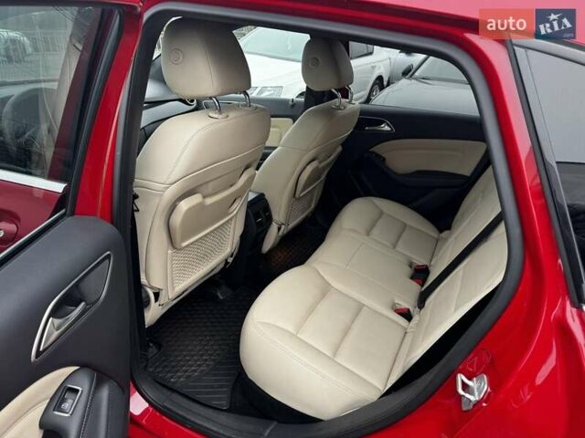 Красный Мерседес Б-класс, объемом двигателя 0 л и пробегом 146 тыс. км за 9988 $, фото 10 на Automoto.ua