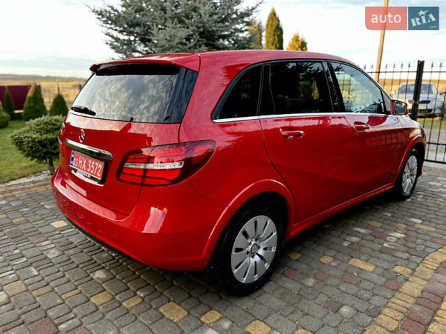 Червоний Мерседес Б-клас, об'ємом двигуна 0 л та пробігом 115 тис. км за 9500 $, фото 12 на Automoto.ua