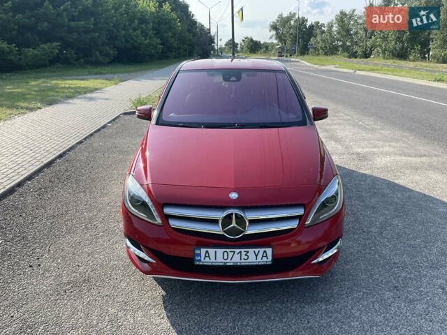 Красный Мерседес Б-класс, объемом двигателя 0 л и пробегом 91 тыс. км за 15500 $, фото 3 на Automoto.ua
